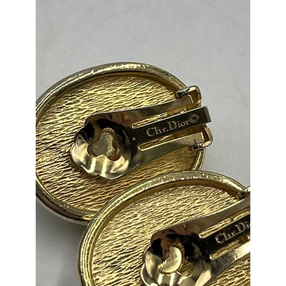 Christian Dior Vintage Gold Tone Oval Clip On Earrings Faux Pearl Cabochon - Picture 9 of 16